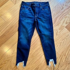 American Eagle Outfitters Cropped Hi-Rise Jeggings w/Frayed Hem- Size 14